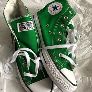 Converse high top tennis shoes